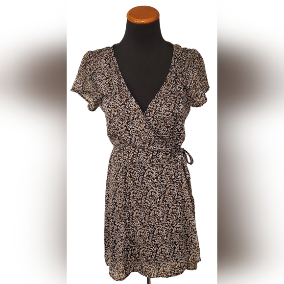 Abercrombie & Fitch Women's S Ditsy Floral Print Prairi Cottage-Core Wrap Dress - Picture 1 of 8